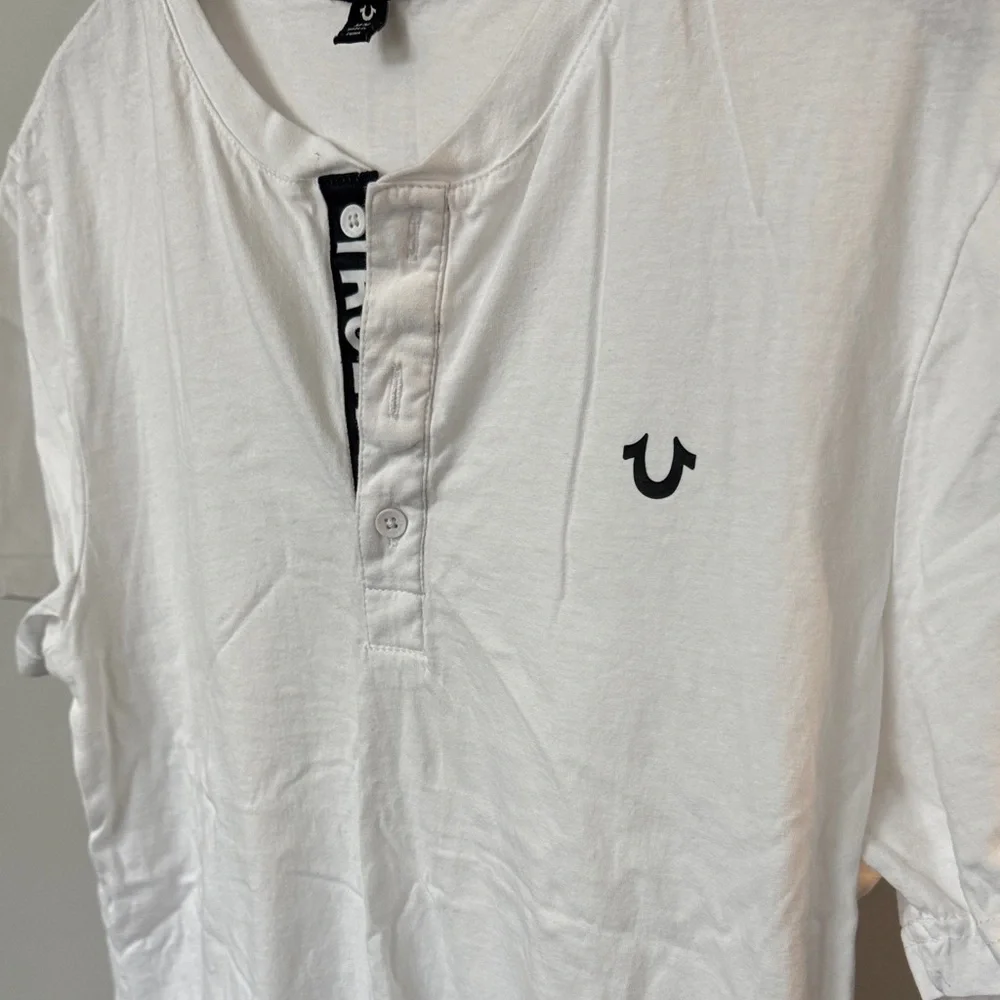 True Religion Casual White quarter Button Down t Shirt EUC M